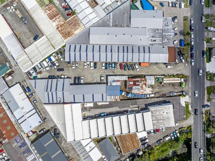 11&13A View Road Henderson_17