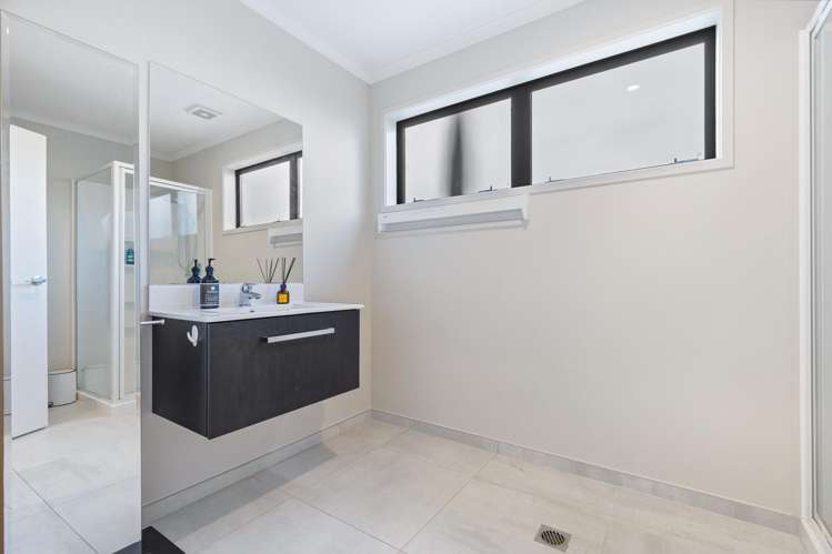 35 Kerewhenua Crescent Hobsonville Point_13