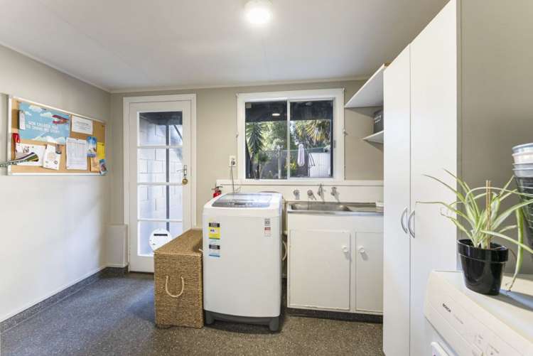 5 Shelley Crescent Stoke_17