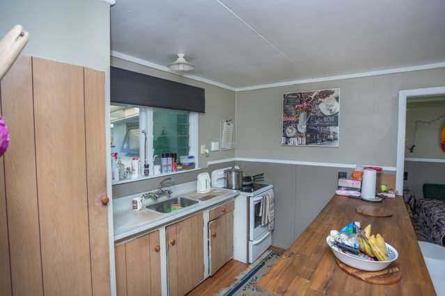 179 Newcastle Street Mahia_3