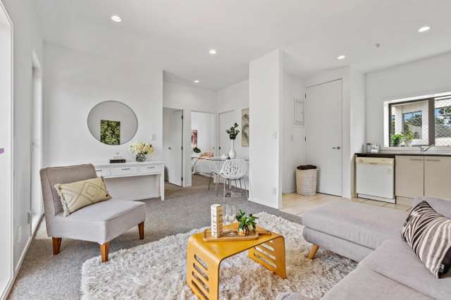 2 Bedroom Unit Walk to Ellerslie Village & Train Station