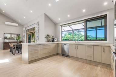 62 Medhurst Road North_4