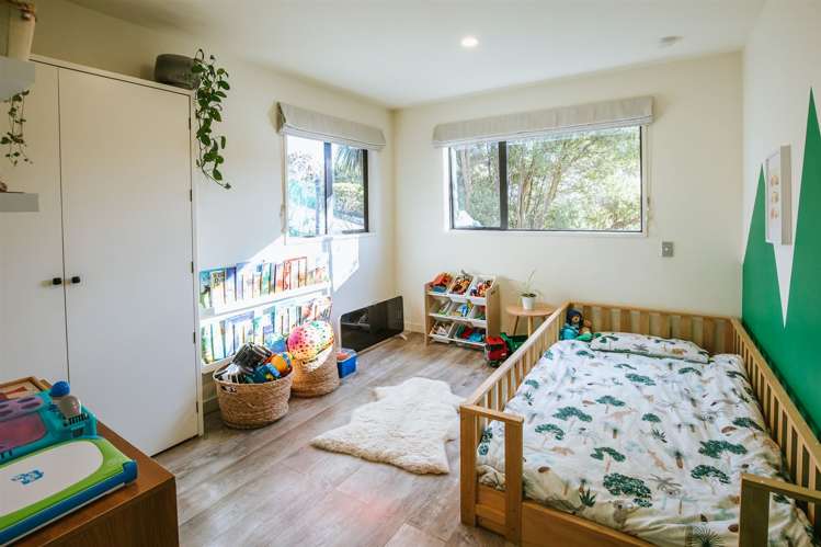 70 Lagoon Avenue Albert Town_12