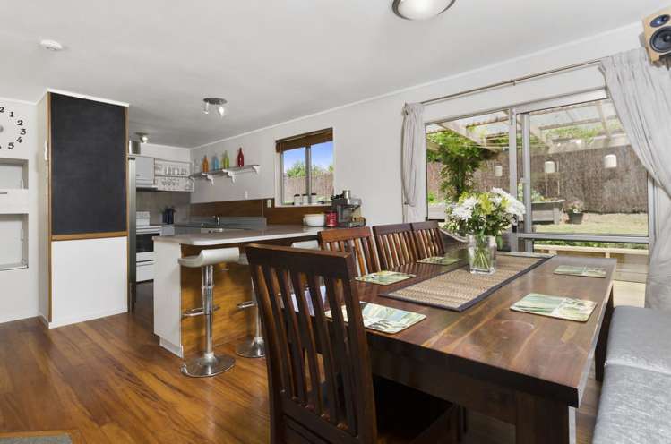 16 Dawnhaven Drive Te Atatu Peninsula_5