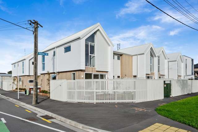Central Location - Striking Appeal