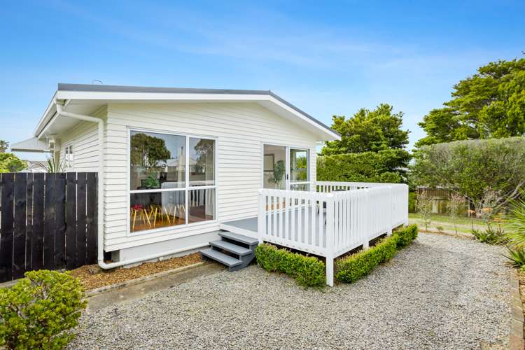 8 Hikurangi Street Te Atatu Peninsula_16