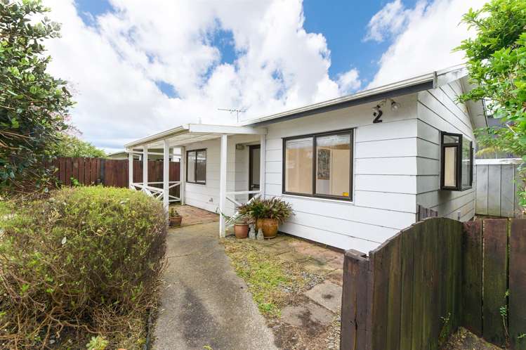 2/121 Bruce Mclaren Road Henderson_8