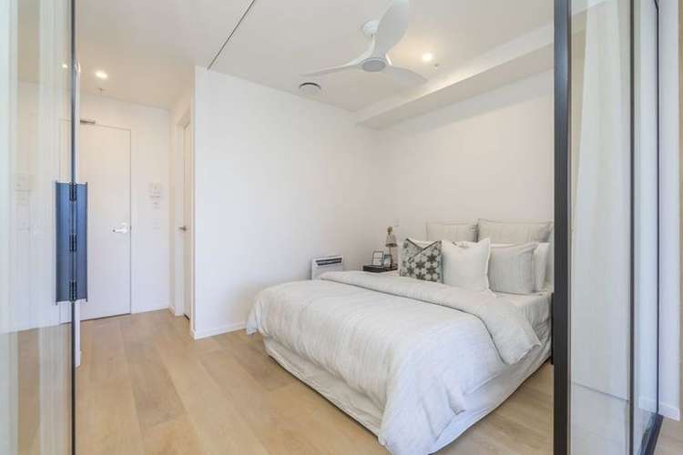 305/2 Finch Street Morningside_11