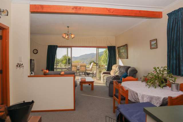 2 Russell Terrace Greymouth_3