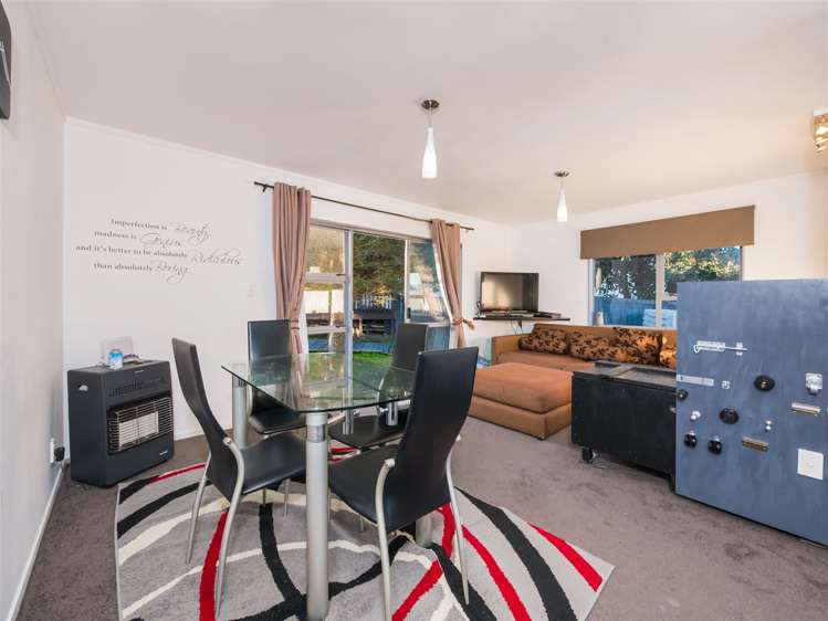 2/51 Palmers Road Clendon Park_12