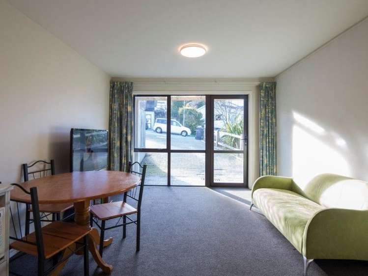 2b Thorn Crescent Fernhill/Sunshine Bay_10