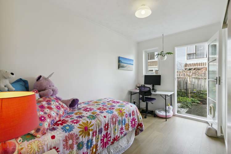 10/171 Queens Drive Lyall Bay_7