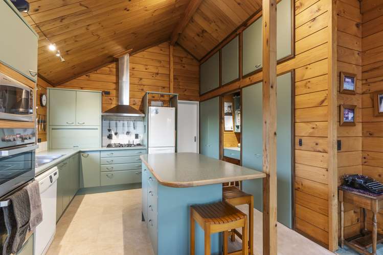 49 Charles Dickens Drive Mellons Bay_9