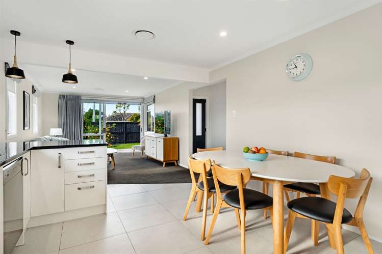 4 Rixon Place Te Atatu Peninsula_9