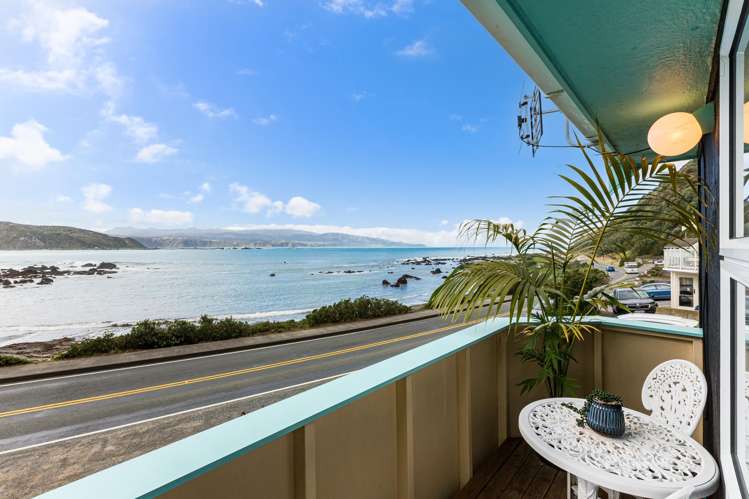 2/418 Queens Drive Lyall Bay_9