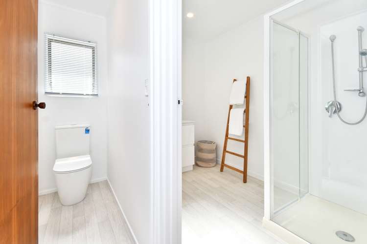 2/4 Sunshine Place Papakura_10