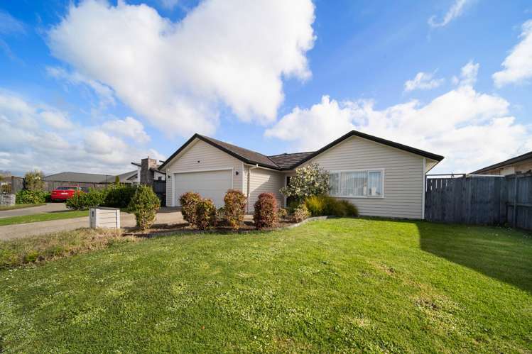 8 Canini Grove Karaka_25