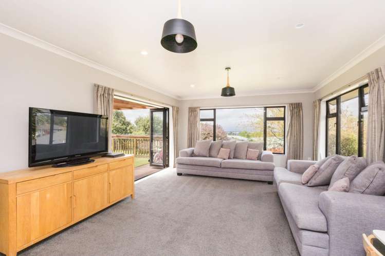 9 Logan Grove Feilding_12