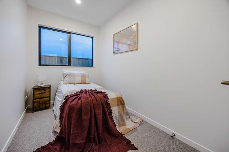 6 & 8 Ihi Place Karaka_13