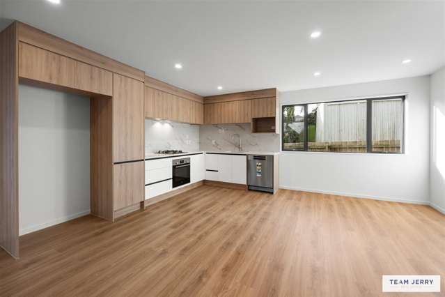 Spacious Living with 2 Ensuites – Prime Location