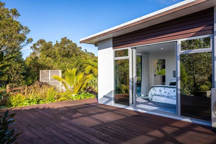 1895 Egmont Road Kaimiro_14