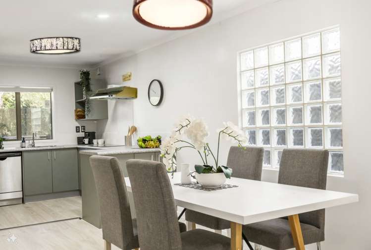 27 Verdale Circle Glen Eden_19