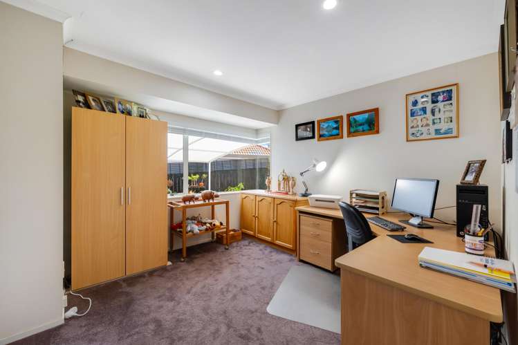 11 Gillett Place Botany Downs_15