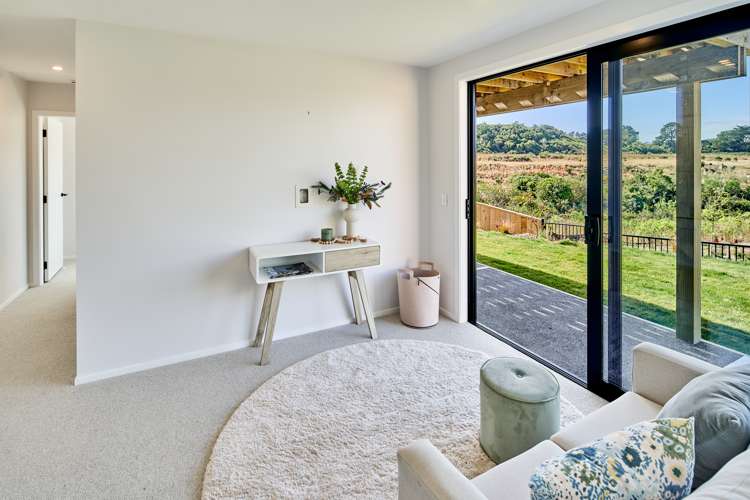 38 Hokioi Drive Porirua_18