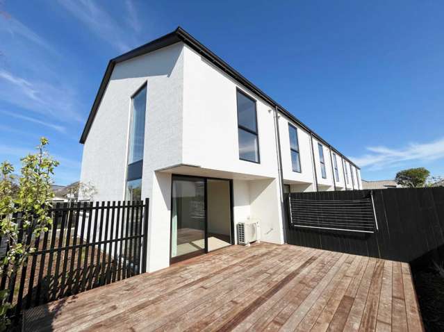 SPREYDON - BRAND NEW TOWNHOUSE, TWO BEDROOMS, TWO BATHROOMS, CARPARK