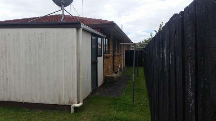 2/10 Wellington Street Papakura_5