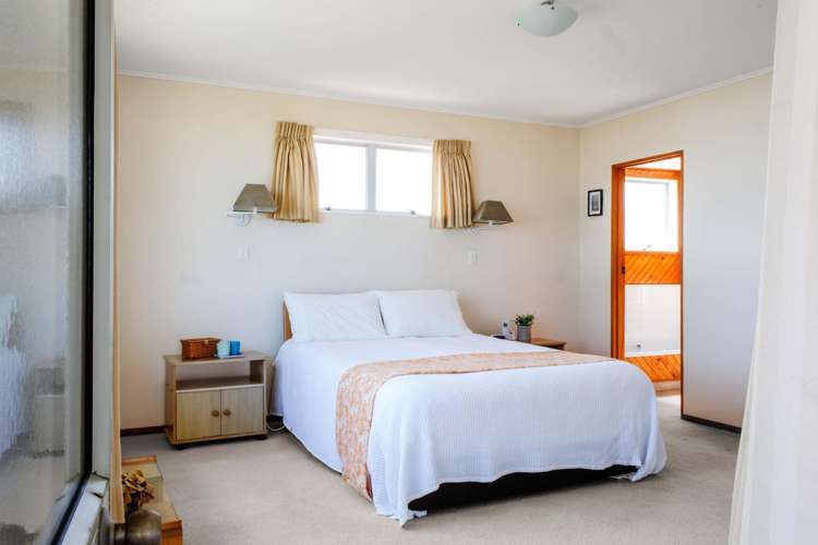 218 Ocean Road Ohope_14