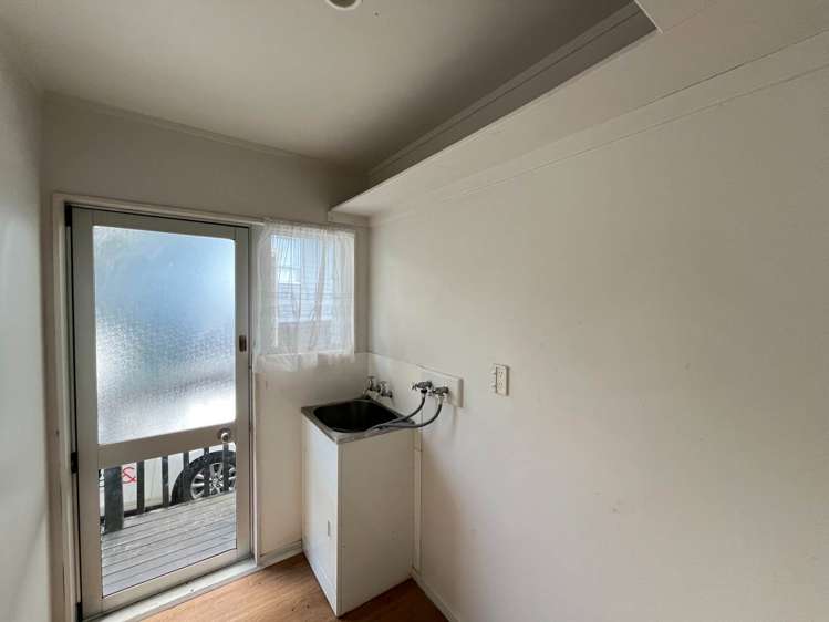 1/21 Maywood Crescent Glen Eden_7