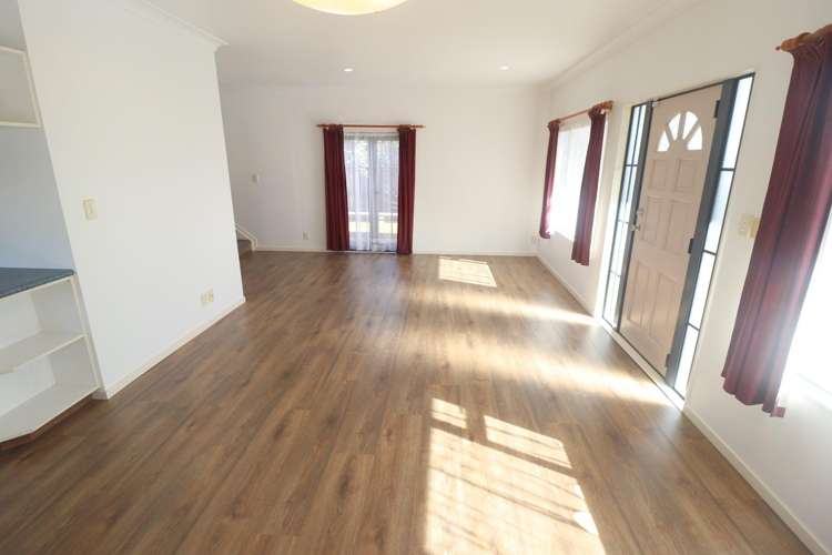 1/4 Mickle Street Te Atatu South_3