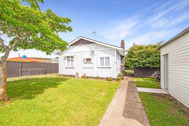 Pet friendly Whanganui East home