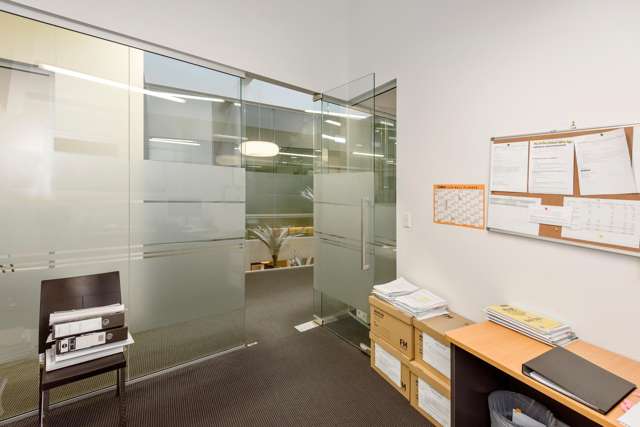 Suite 2/10 Victoria Road Devonport_3