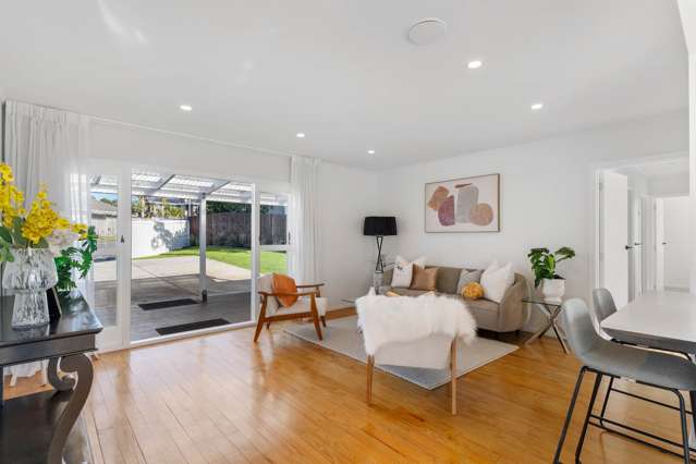 8 Surat Place Glen Eden_2