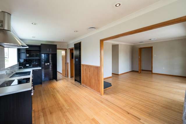 4 Betty May Drive 11554_4