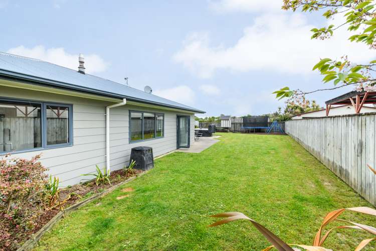 4 Almond Grove Feilding_13