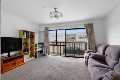 2/306 Stanmore Road_3