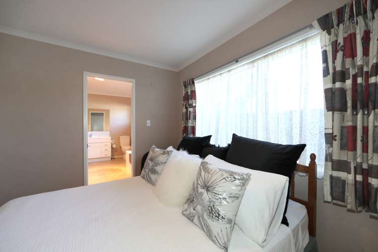 911a Churchill Street Akina_21