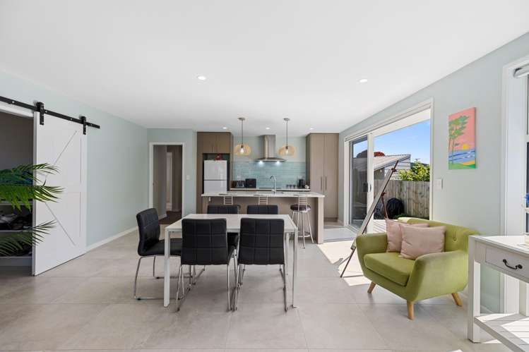 814b Papamoa Beach Road_0