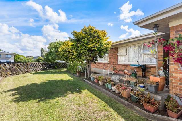Motivated Vendors Moving South - MUST SELL!