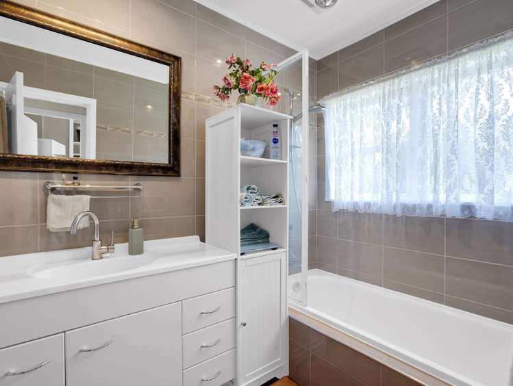 9 Matthews Crescent Melville_45