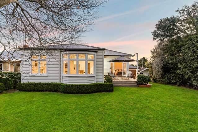 Captivating Double Bay Bungalow Charm