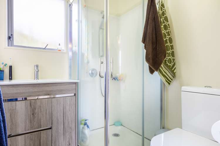 1b Nandana Drive Glen Eden_12