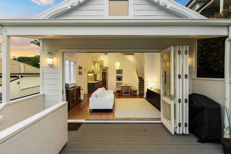 8 Beach Road Northcote Point_12