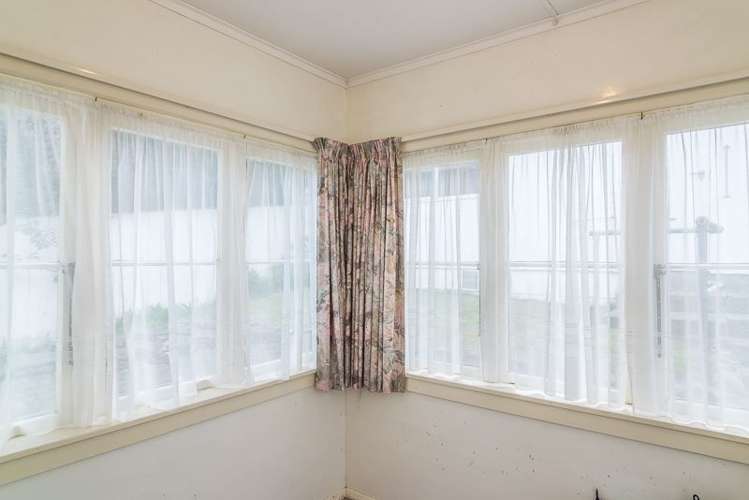 49 Pukatea Street Eastbourne_11