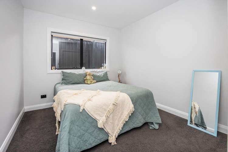 220 Page Crescent 11385_7