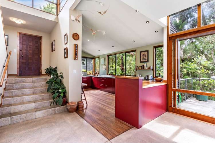 318 Forest Hill Road Waiatarua_5