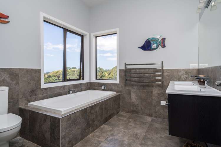 64 Onekainga Rise (Pvt) Whananaki_19